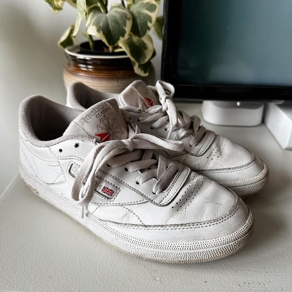 Woman Reeboks - Picture 4 of 5